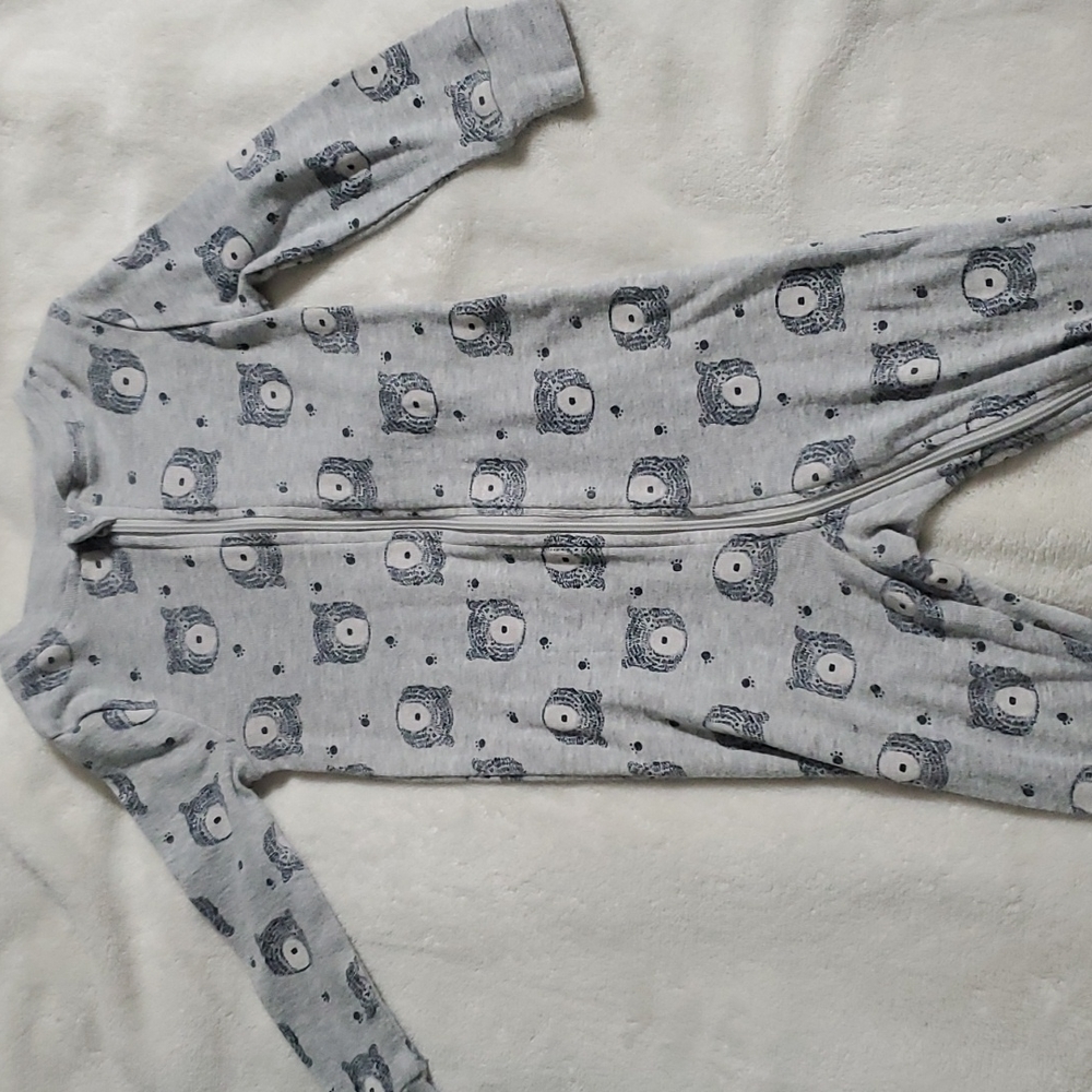Dip Gray with Bears Footed Snug-fit Pajamas